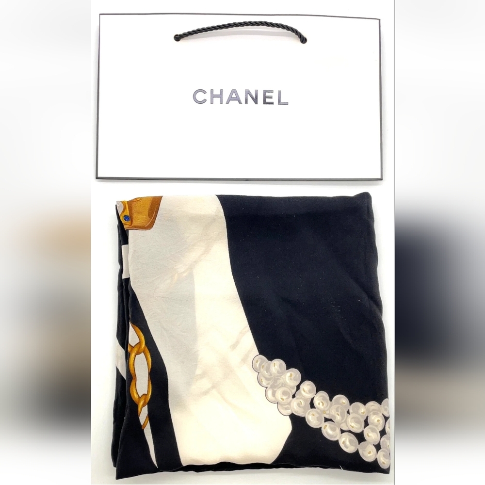 Authentic Chanel Coco Mark Dot Mademoiselle Black/White Silk Scarf - Picture 3 of 13